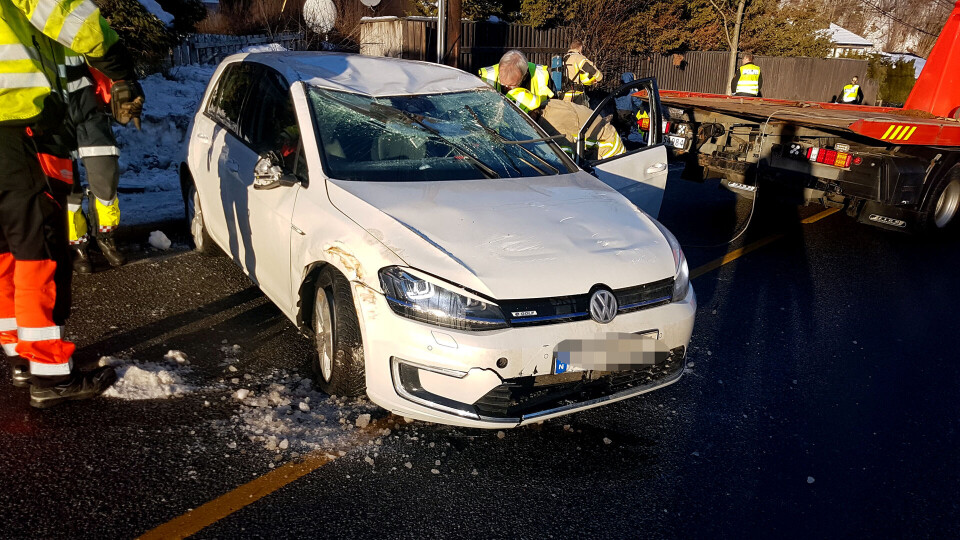 Fikk sola i øynene - landet på taket