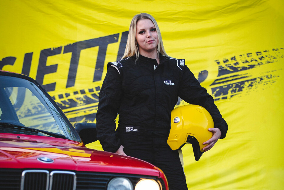 I BESTE SENDETID: Sonja fra Drammen er i rampelyset på NRK med sin røde BMW.