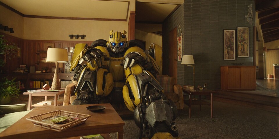 SØT KRIGSMASKIN: Bumblebee prøver å gjøre seg liten.