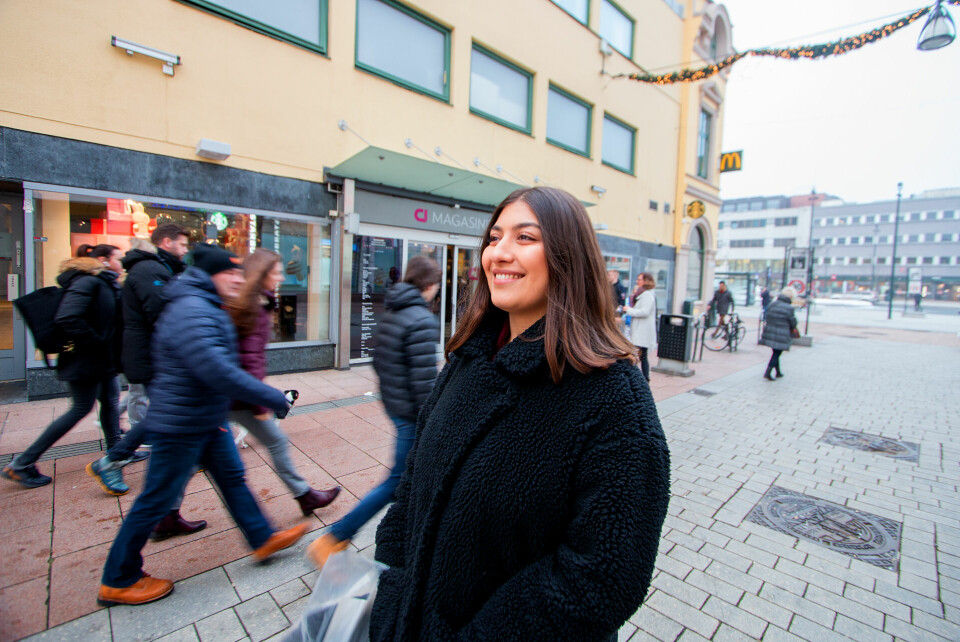 KJENDIS: Zino snur mange hoder på gågata i Drammen.