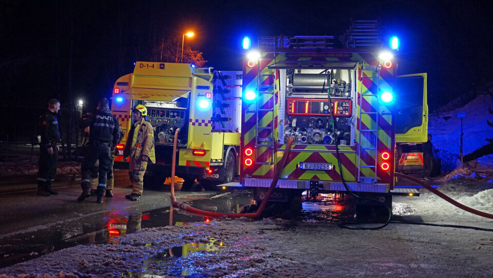 Tre personer fikk røykskader da kokkeleringen tok overhånd