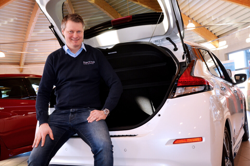 SALGSUKSESS: - Nissan er veldig foroverlent på elbil, så vi ser frem mot mange spennende nyheter i årene fremover, sier Tom Erik Moen hos Birger N. Haug på Kjellstad.