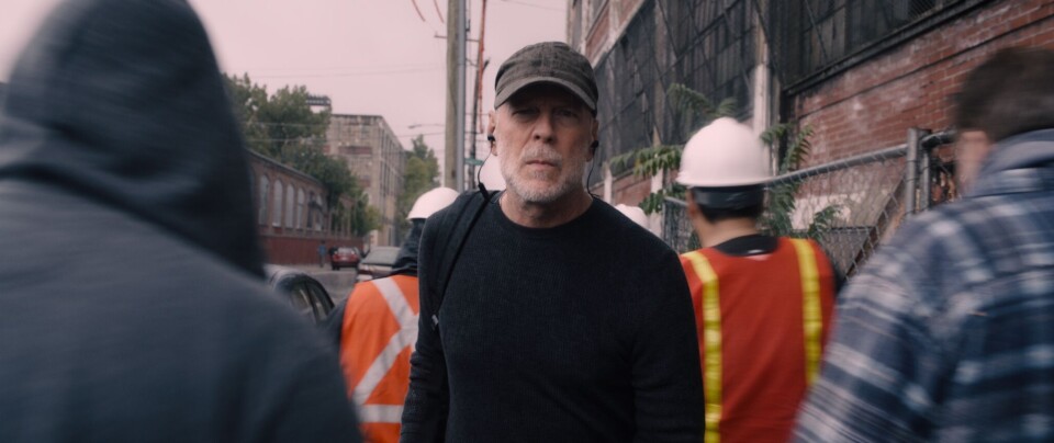 DEN ANONYME SUPERHELTEN: Bruce Willis gjenopptar rollen som den stille og underfundige David, som gjør alt for å tilfredsstille sin umåtelige rettferdighetssans.