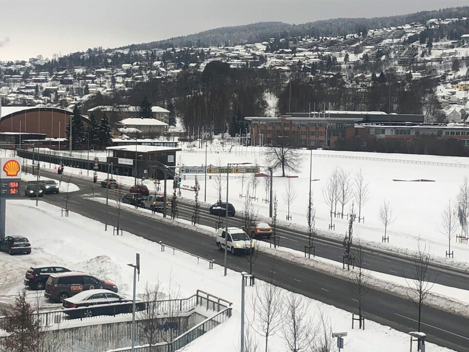 INGEN KØ: Det var ingen trafikale utfordringer på Strømsø klokken 12.45. (FOTO: BENEDICTE HAUGAARD / DRM24)