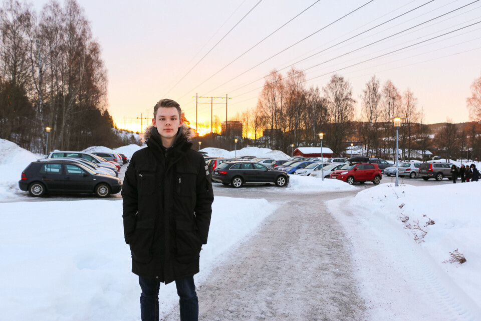 FORTVILET: Parkeringsplassene er fulle allerede klokken 08.00. Medieelev Johan Svartdal fortviler over manglende parkeringsplasser.