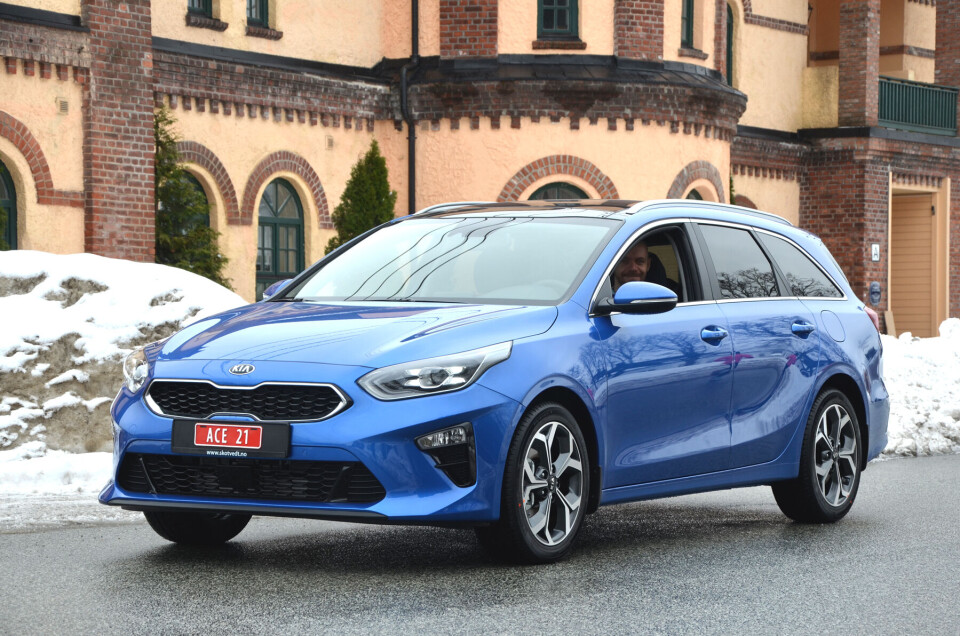 ET HAKK OPP: Allerede utenfra sladrer denne bilen om at den er hakket mer forseggjort enn mange andre i denne klassen.