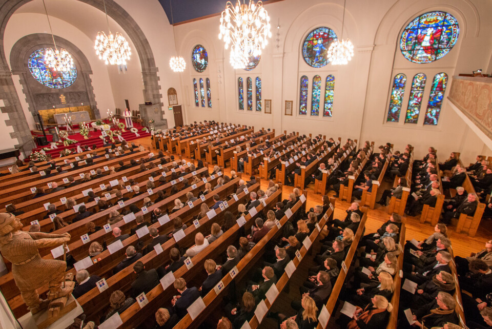 FULLSATT: Store Frogner kirke var bortimot full av fremmøtte klassekamerater, venner og familie som tok en siste avskjed.
