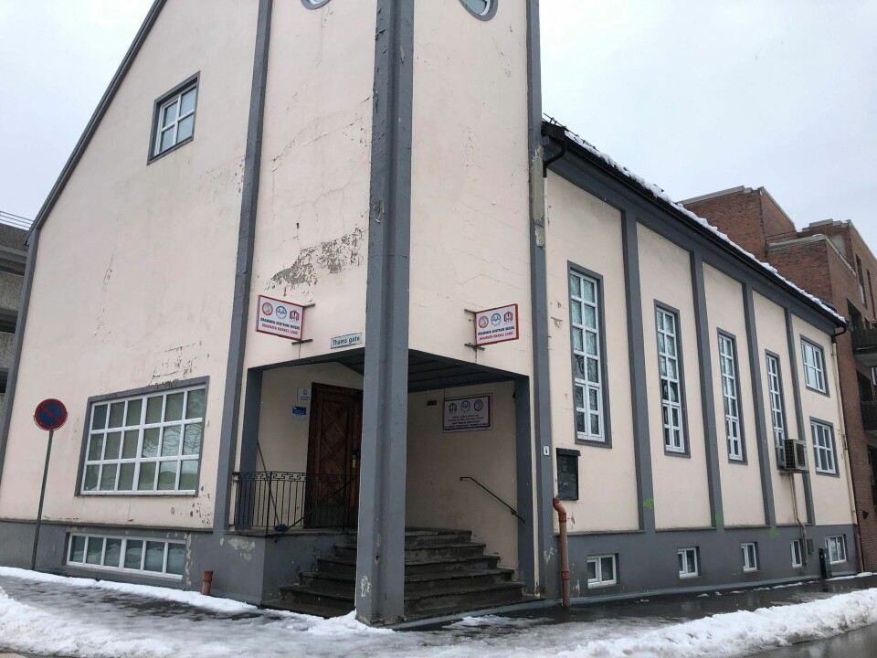 INGEN SYNLIG POLITI: Etter å ha saumfart samtlige moskeer i distriktet på jakt etter en politipatrulje, måtte DRM24s reporter vende tomhendt hjem.