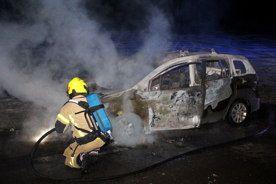 Det oppstod naturligvis lange køer i begge retninger mellom Hokksund og Åmot som følge av bilbrannen. Like før klokken 22.00 melder politiet at bilen var fjernet og veien gjenåpnet.
