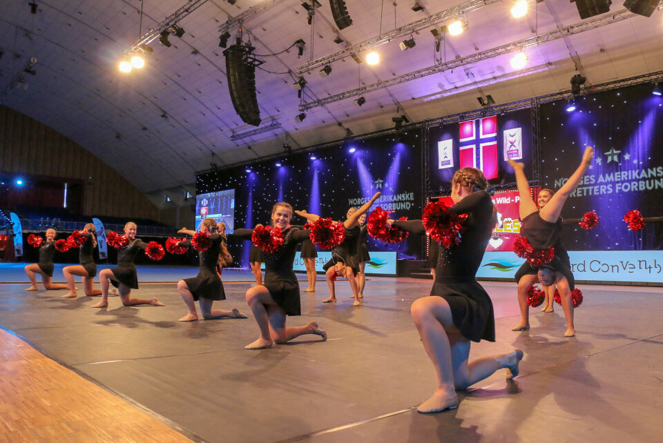 MEDALJE PÅ FØRSTE FORSØK: Cheerjentene stilte i dansekategorien Pom for første gang, og tok medalje.