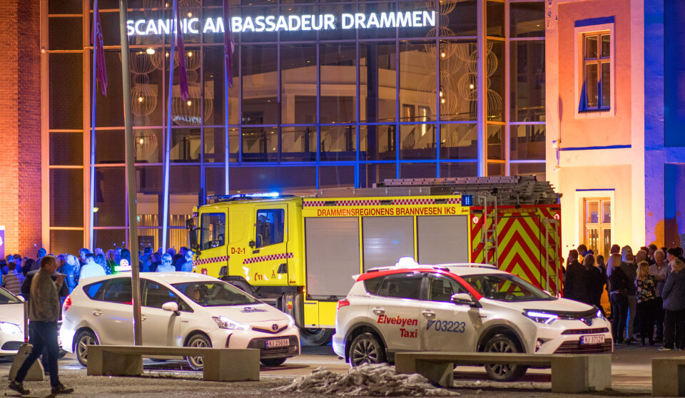350 mennesker evakuert da brannalarmen gikk på Ambassadeur