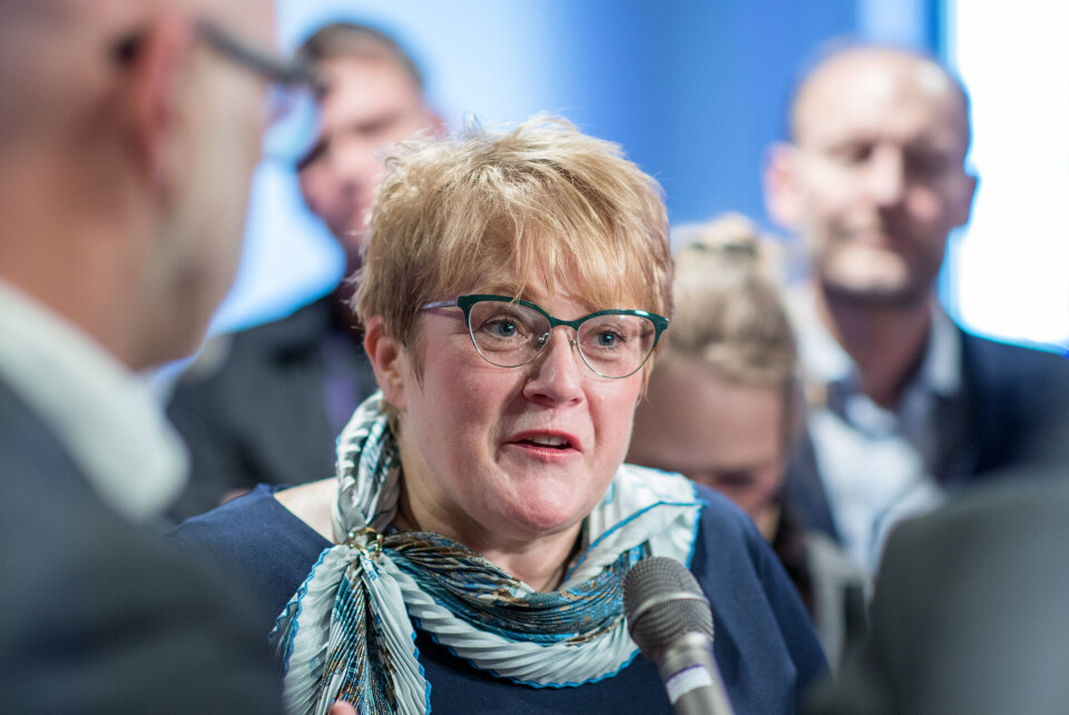 MEDIETOPPENE: Kulturministeren flankert av kringkastingssjef Thor Gjermund Eriksen (t.v.) og leder for stiftelsen Fritt Ord, Knut Olav Åmås (bak til høyre).
