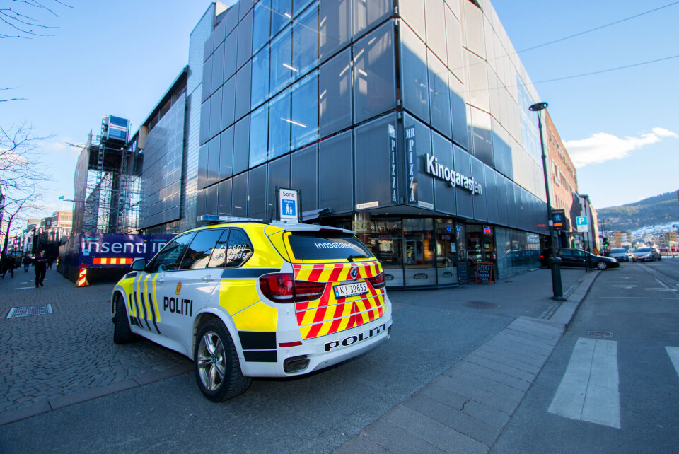 22 ungdommer bortvist etter masseslagsmål i parkeringshus