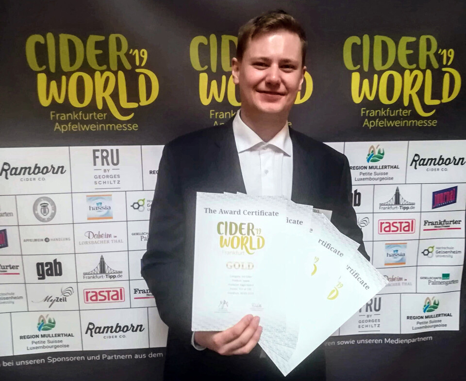 Medaljedryss til Egge Gård i verdens største siderkåring