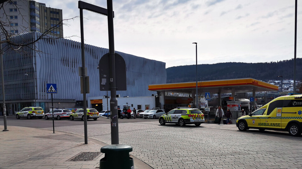 To hagler på veranda utløste væpnet politiaksjon i sentrum