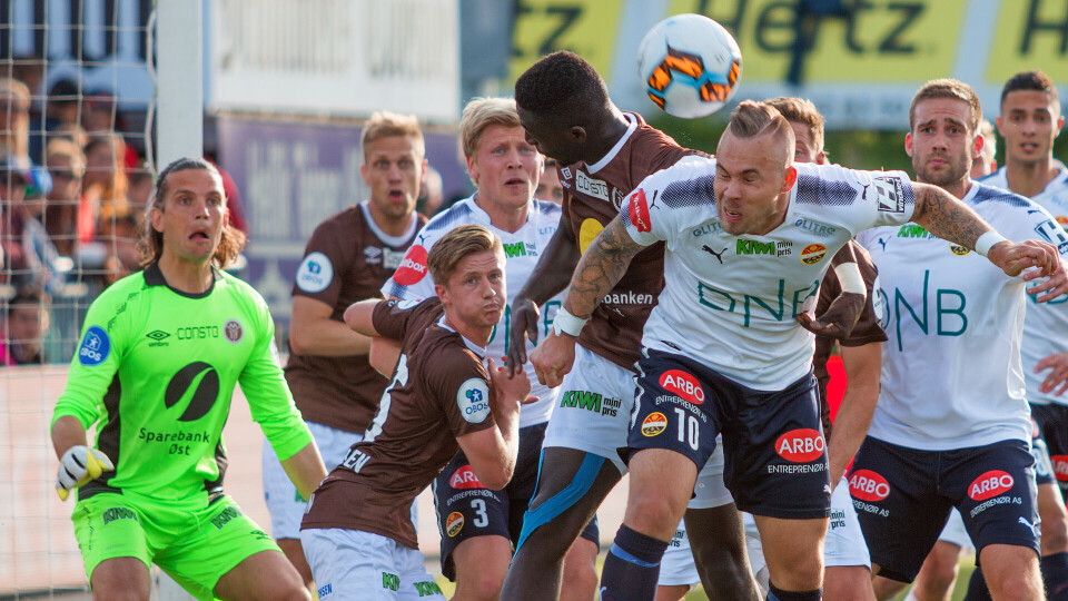LOKALDERBY: Her scorer Marcus Pedersen mot MIF i 2018, cupkampen Strømsgodset til slutt tapte på daværende Isachsen stadion.