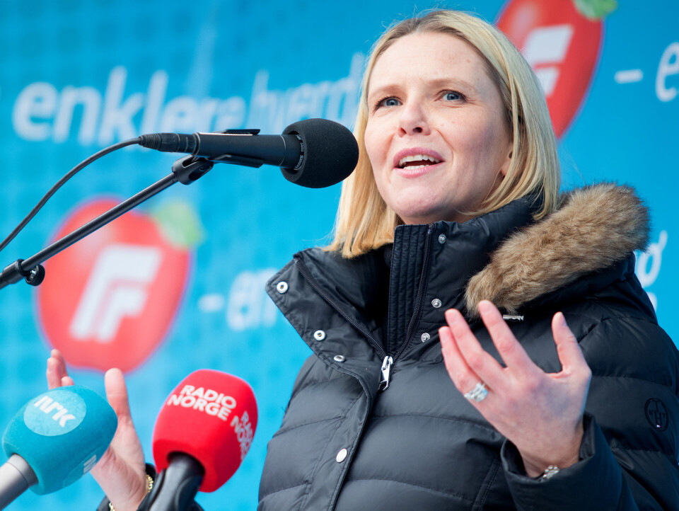 1. MAI 2018: Sylvi Listhaug dro flere folk til Frp's arrangement på Strømsø Torg enn LO/Ap på Bragernes Torg.