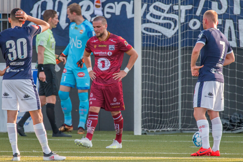 SENKET GAMLE LAGKAMERATER: Eks-Godsetspiller Flamur Kastrati scoret de to første målene, og hisset på seg Godsetunionen etter det andre - her fra 2-0-scoringen på straffe.