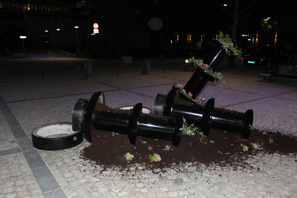 Vandaler ramponerte blomsterdekorasjoner 17. mai
