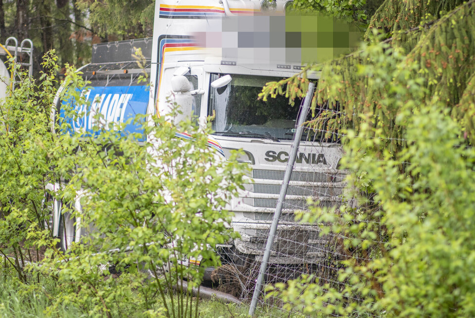 Tankbil kjørte ut på E134: - Bare flaks at det ikke gikk verre