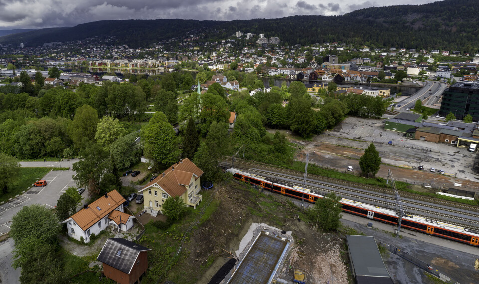 Når Bane NOR starter graving og anleggsarbeide med nytt dobbelspor vil de også bygge en kulvert under togsporene for fremtidig vei mellom Øvre Sund bru og Sundland.
