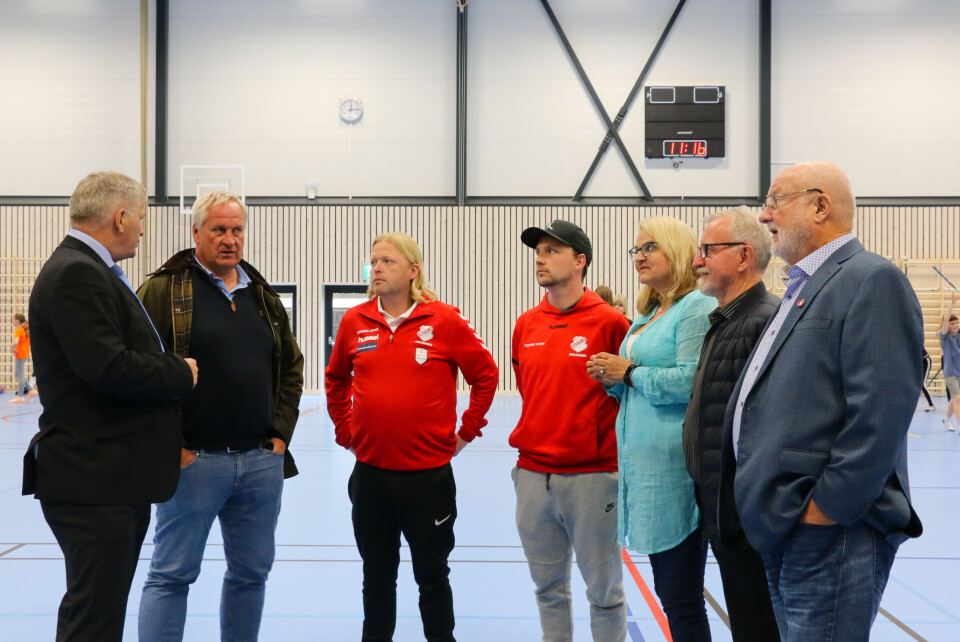Ordfører, politikere, rektor og Skiold-medlemmer var til stede under åpningen