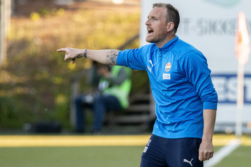 FØRSTE TAP: Godsets midlertidige assistenttrener Håkon Wibe Lund har nå ett tap og en seier etter at han tok over førersetet for Strømsgodset.