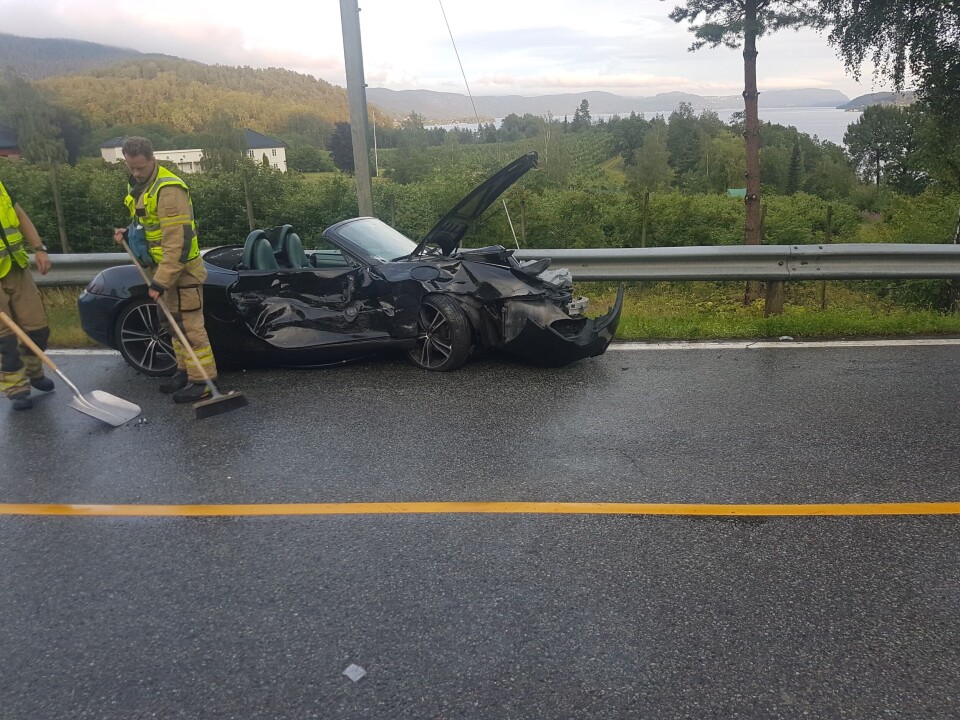 SMADRET: Denne Porschen kommer ikke på veien igjen.