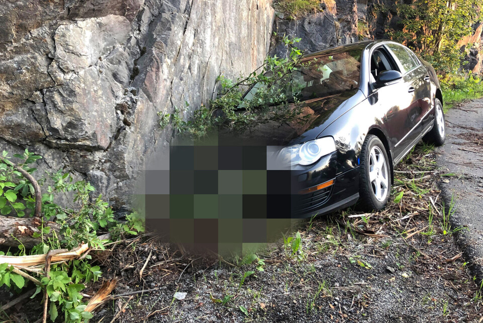 Bil kjørte i fjellvegg - mann fraktet til sykehus