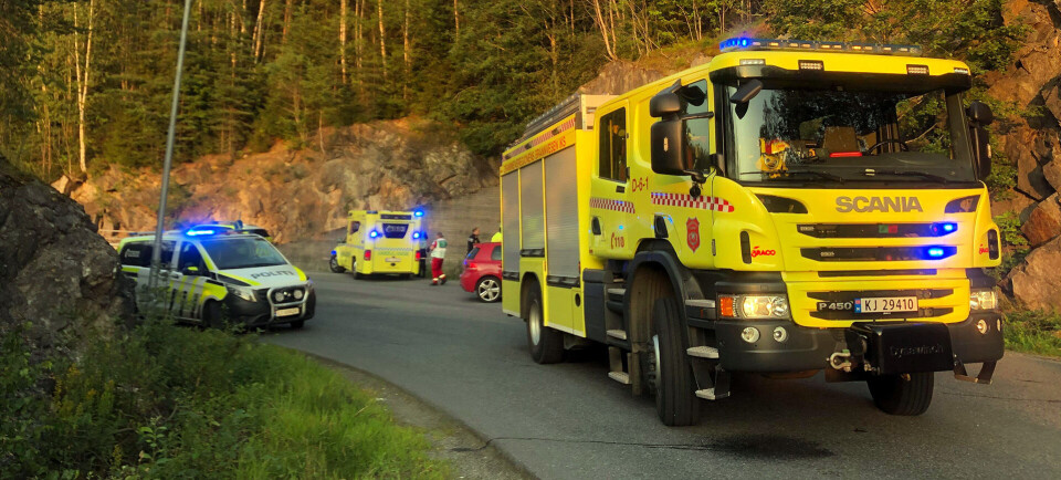 Bil kjørte i fjellvegg - mann fraktet til sykehus
