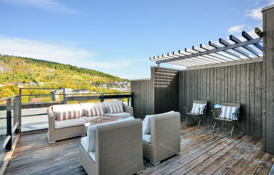 TAKTERRASSE: I 8. etasje finner man en liten stue med utgang til takterrasse som er på ca. 23 kvm.