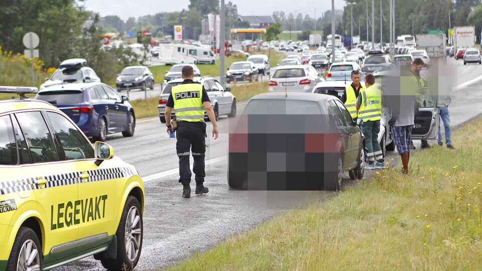 Køkaos etter dobbel E18-ulykke