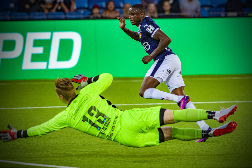 Men nok en gang skulle Vålerenga redusere, og etter 3-2-målet var spenningen ulidelig i overtidsminuttene. Henrik Pedersens menn ridde imidlertid av stormen, og kunne feire sin første seriekamp-seier siden Tromsø-kampen i mai.