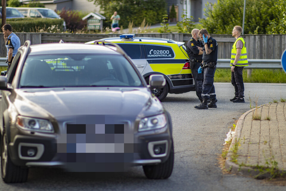 PÅGREPET: Mennene skal ha fått tøff behandling av politiet under pågripelsen, og en av de måtte til behandling på sykehuset.