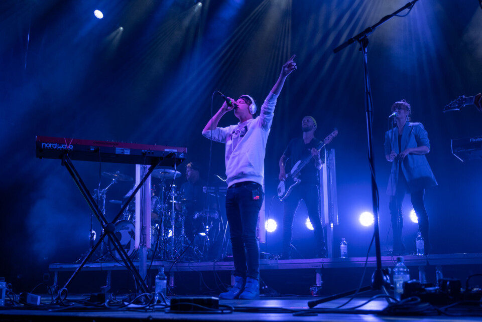 Tusenvis så Donkeyboy lage show på hjemmebane