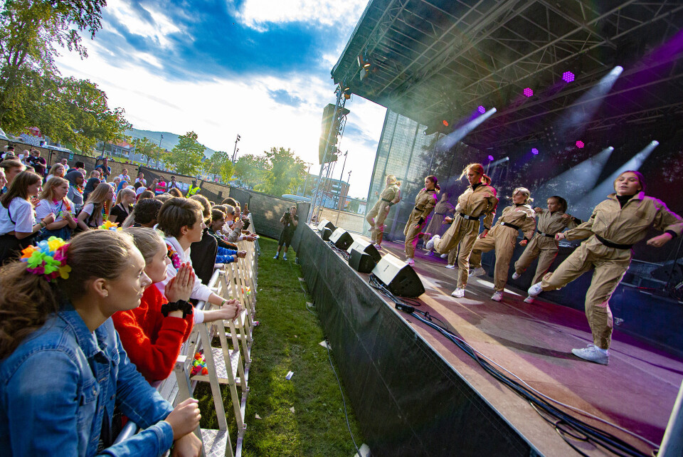 KONSERTSCENE: Her er det Unbound dansestudio som opptrer.