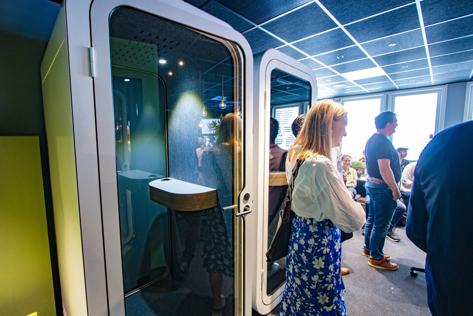 TELEFONKIOSKER: Moderne og helt lydtette sådan, for de med utestemme eller private samtaler.