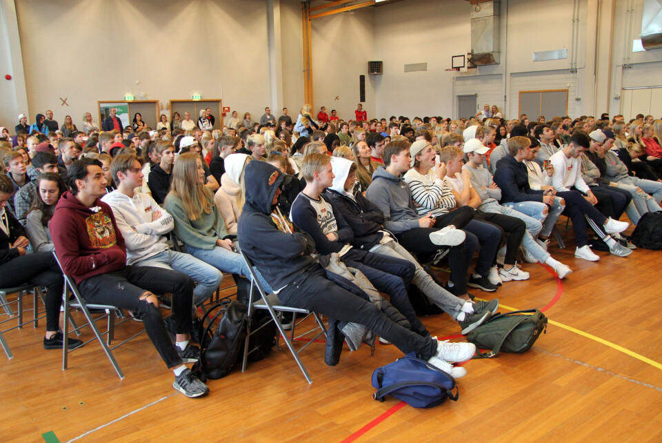 Venstre fikk stor applaus for sine tanker om legalisering av cannabis, og ved Eiker VGS var det ingen sensur slik vi har sett på andre skoler.Dagens debatt ble en salig blanding av lokale saker som samferdsel, busspriser og mye mer ispedd vindkraft, bompenger og andre temaer som ikke var særlig aktuelle for Eiker-bygdene.