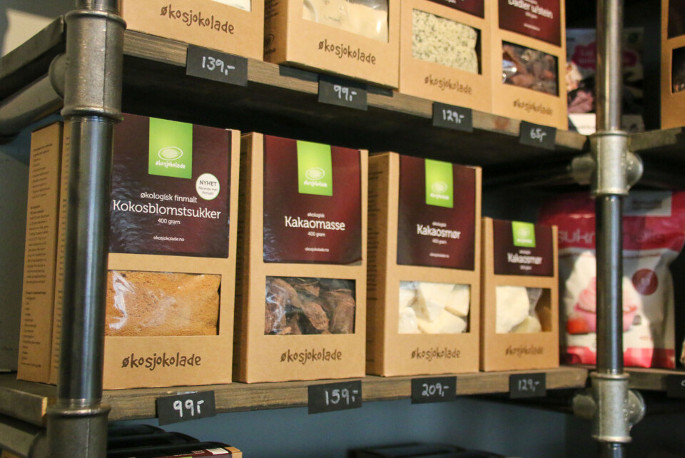 - Vi er fire som jobber i sjokoladebaren nå, og alle er veganere. Men det er ikke bare veganere som er innom her. Det kommer også kunder med spesielle behov, allergier og liknende, men også sjokolade- og kaffeinteresserte. Vi er også kjent for å ha god kaffe, sier Ringen.