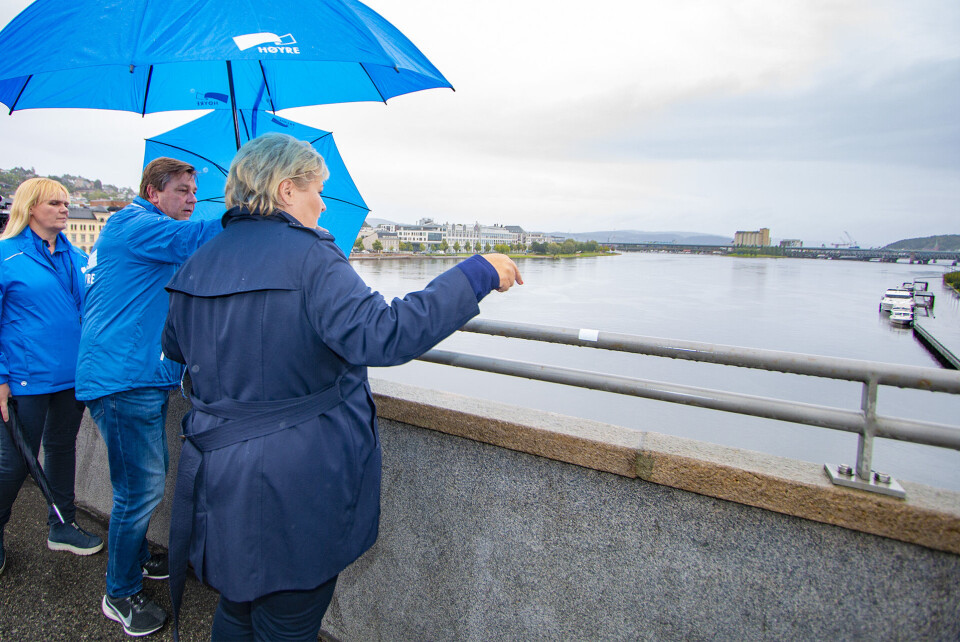 1/3: Omtrent hit vil Bane NOR finansiere bygging av ny bru, forklarer Haaning statsministeren, som mente det var en god ide å benytte muligheten til å la staten ta en del av regninga.