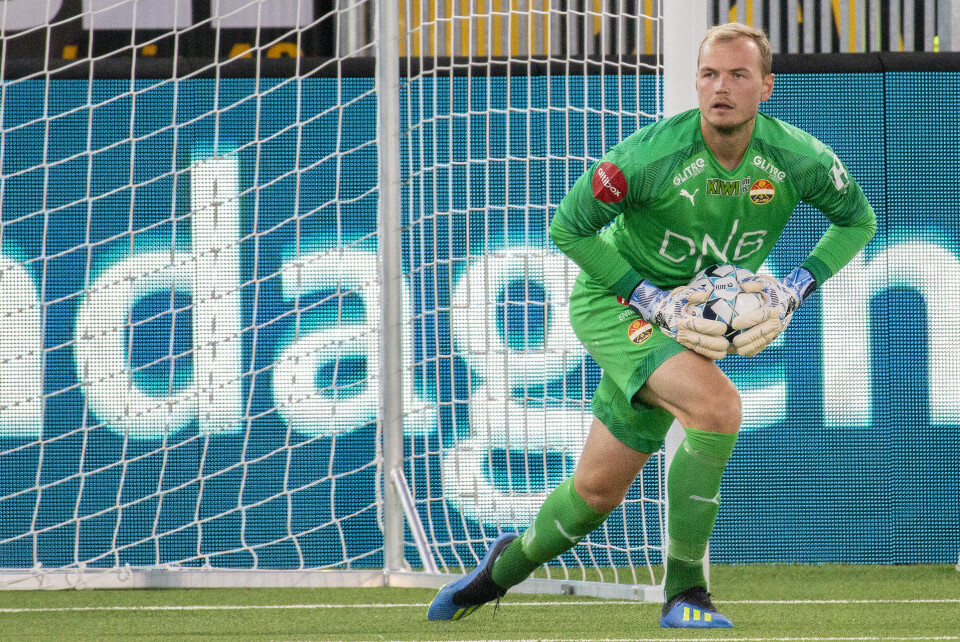 KEEPERBYTTE: Viljar Myhra kom inn for Martin Hansen, som slet med ryggen.