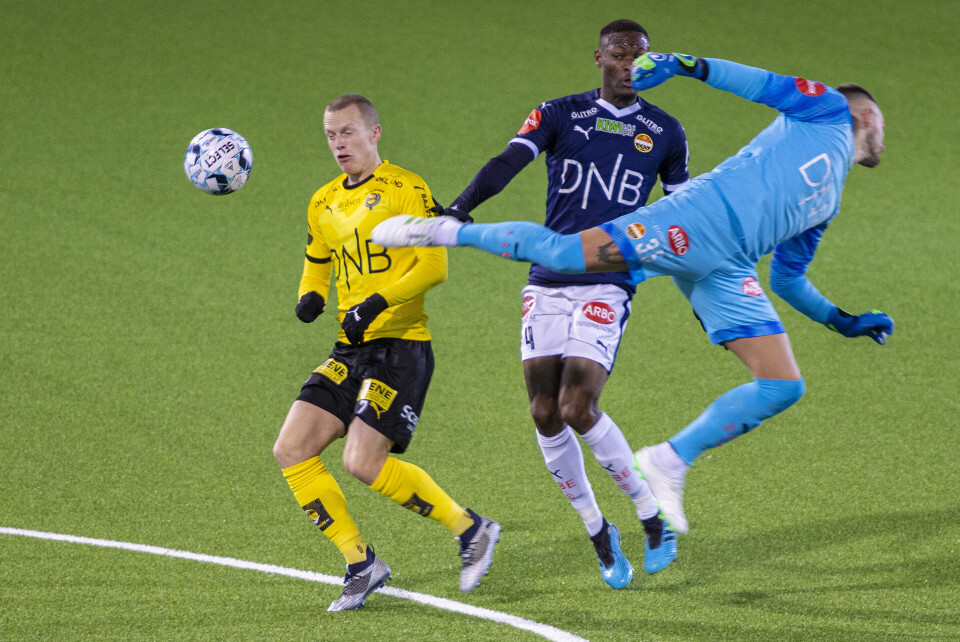 Det var derfor helt fortjent da Strømsgodset tok ledelsen bare sekunder etter dommeren blåste igang etter pause. Moses Mawa fosset i angrep og plasserte ballen iskaldt i mål forbi LSK-målvakten til 1-0.