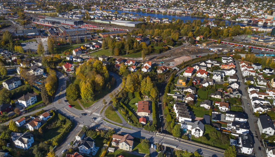 HAR STARTET ARBEIDET: Allerede denne helga stenges Drammen og Gulskogen stasjon av for forberede arbeider.