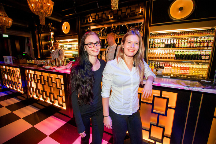 FÅR NYE EIERE: Daglig leder Ida-Marthine Eker og tidligere barsjef Hanna Caroline Hilden (har nå sluttet). (ARKIVFOTO) FÅR NYE EIERE: Daglig leder Ida-Marthine Eker og tidligere barsjef Hanna Caroline Hilden (har nå sluttet). (ARKIVFOTO)