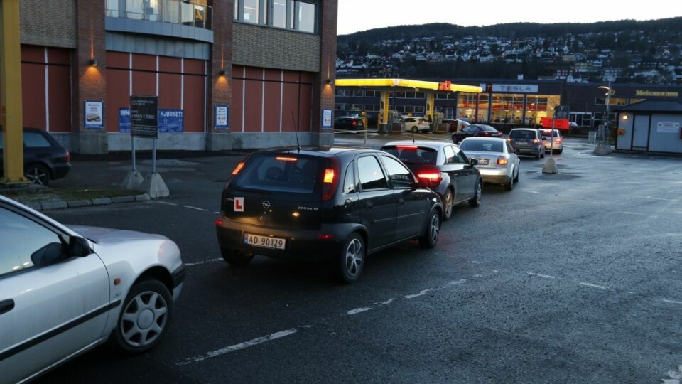 KØ: ST1-stasjonen på Rundtom har ofte hatt lange køer som følge av billig drivstoff.