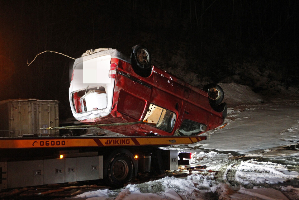 VRAK: Bilen, en Toyota Hiace, er å anse som totalskadd.