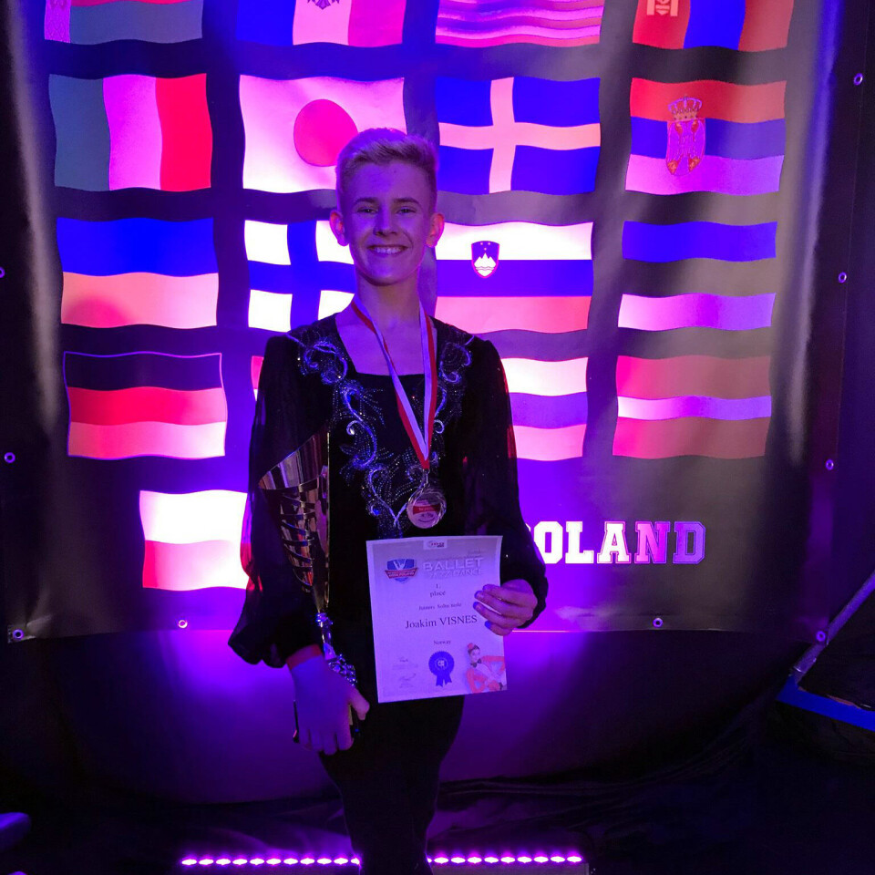 Joakim (15) tok to gull og ett sølv i VM i Performing Arts