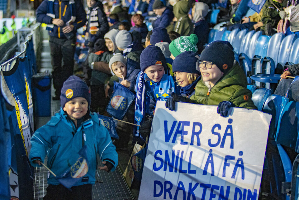 SMÅ BLÅ: Her fra siste hjemmekamp. (FOTO: ALEXANDER JANSEN / DRM24)