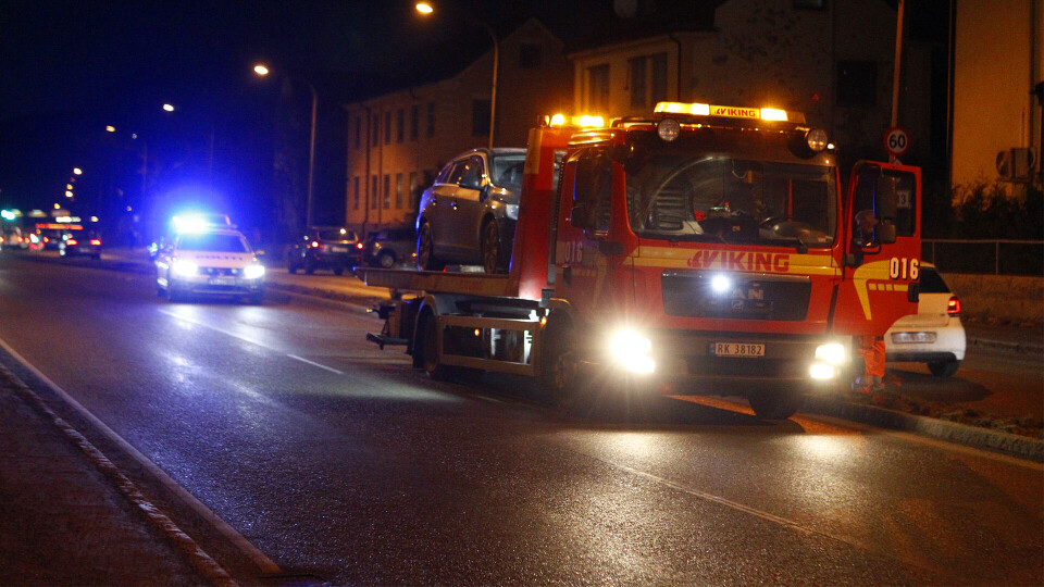 Det er heller ikke her rapportert om personskader, men flere av bilene måtte hentes av bergingsbil som følge av skadeomfange. Stedet var ryddet for normal trafikk ved 16.50-tiden.FOTO: JOAKIM FJELDLI / DRM24