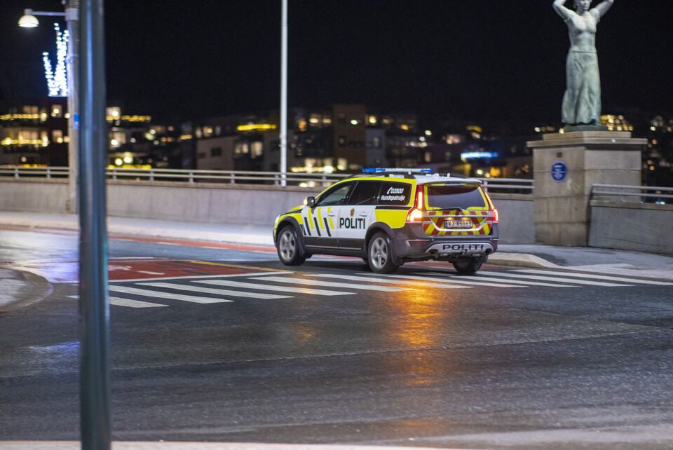 To pågrepet etter knivtrusler ved utested i sentrum